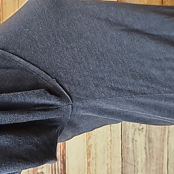 STYLE CO NAVY BLUE HI-LO RAW HEM LONG SLEEVE PULLOVER TEE - Picture 4 of 12